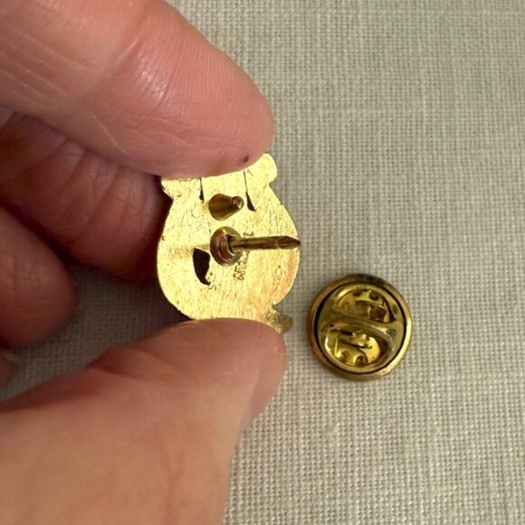 Chorus Lyre Shaped Goldtone Lapel Pin Badge With Secure Clutch Back Choir Singer - Picture 3 of 6